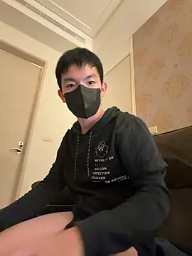 Snapshot of kaikai1335 chatting on 11/06/25, 02:40 kaikai1335 online show from 11/06/25, 02:40