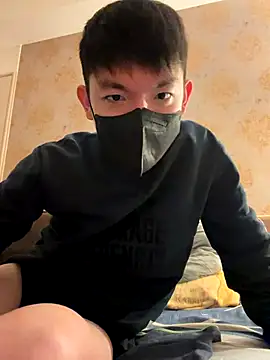 Snapshot of kaikai1335 chatting on 12/14/25, 08:20 kaikai1335 online show from 12/14/25, 08:20