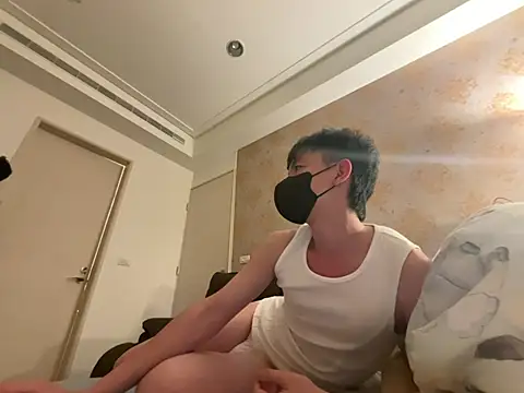 Snapshot of kaikai1335 chatting on 02/02/26, 02:49 kaikai1335 online show from 02/02/26, 02:49