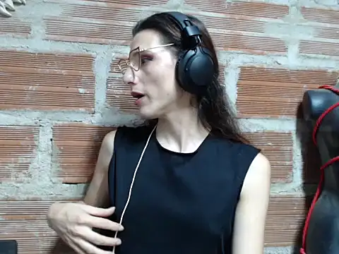 Moira-Hot online show from 06/20/26, 04:37