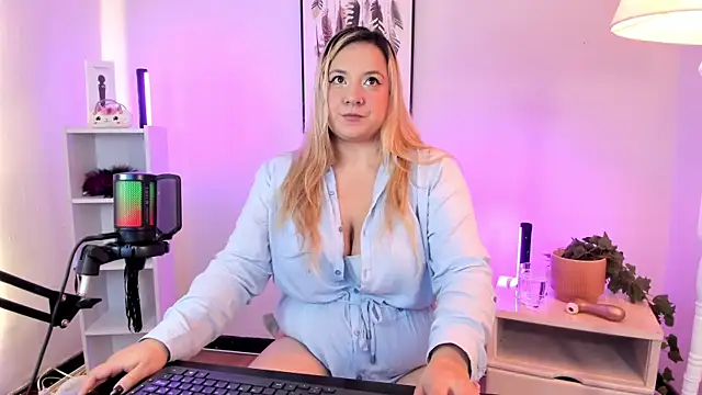 hollie joliie online show from 03/20/26, 11:59