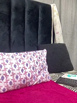 Littlebunny33 online show from 04/21/26, 07:50