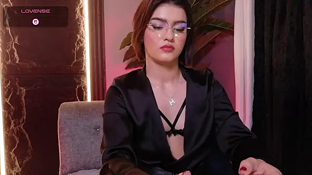 Snapshot of La_Diabla_111_ chatting on 10/28/25, 07:27 La Diabla 111 online show from 10/28/25, 07:27