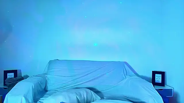 Dulce Bella  online show from 10/06/25, 12:02