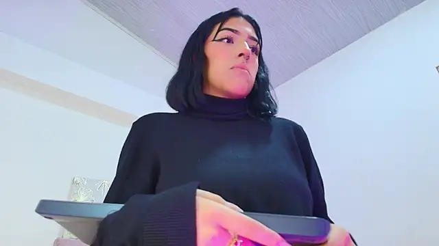 Dulce Bella  online show from 03/06/26, 03:36