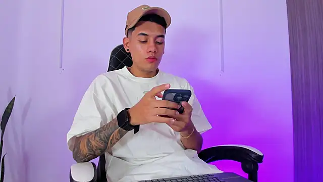 Nickyblazze  online show from 09/11/25, 01:33