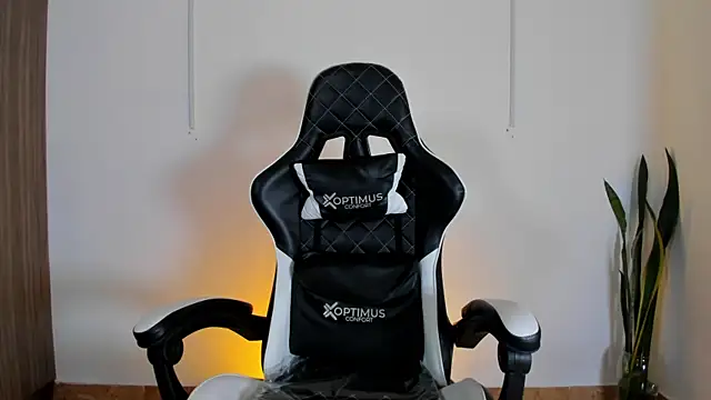 Nickyblazze  online show from 10/01/25, 12:33