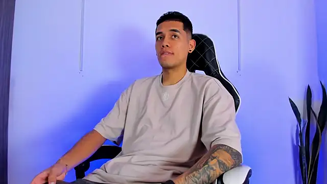 Nickyblazze  online show from 10/02/25, 12:12