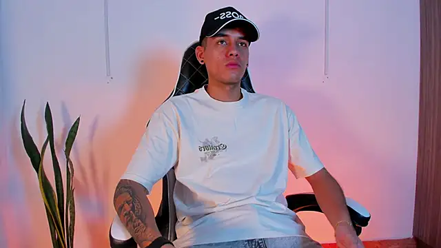 Nickyblazze  online show from 10/07/25, 12:46