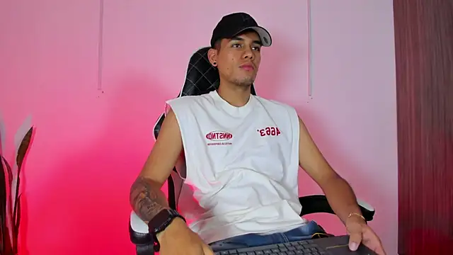 Nickyblazze  online show from 10/12/25, 12:15