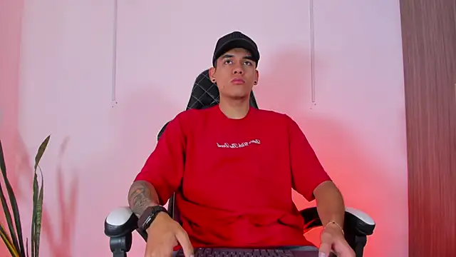 Nickyblazze  online show from 10/14/25, 01:12