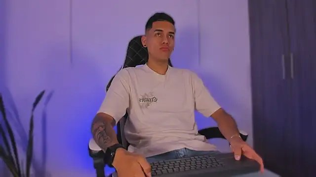 Nickyblazze  online show from 11/07/25, 11:54