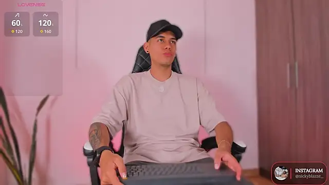 Nickyblazze  online show from 11/11/25, 01:33