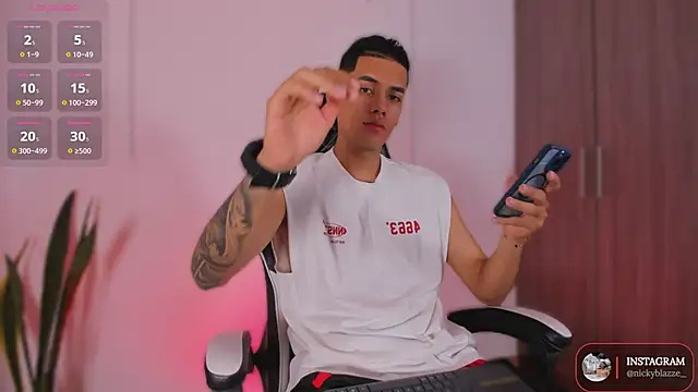 Nickyblazze  online show from 12/02/25, 12:54