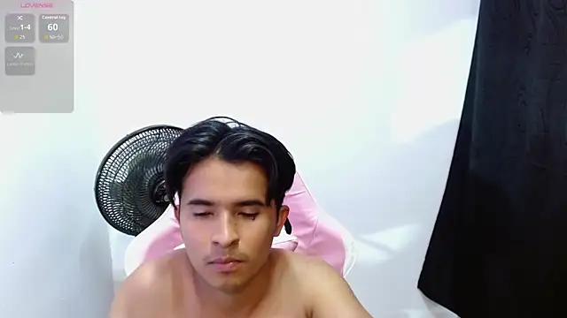 Snapshot of DayroDuran chatting on 09/30/25, 08:25 DayroDuran online show from 09/30/25, 08:25
