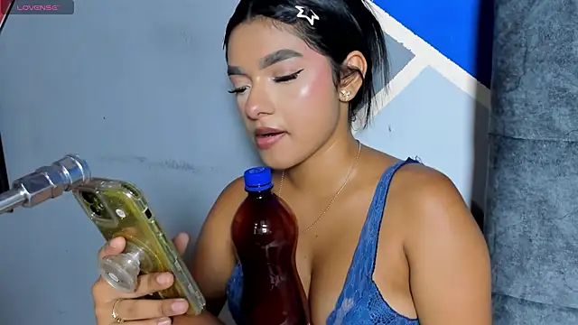 lau-hot online show from 12/17/25, 06:58