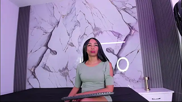 Hillarytonsonx online show from 09/10/25, 12:05