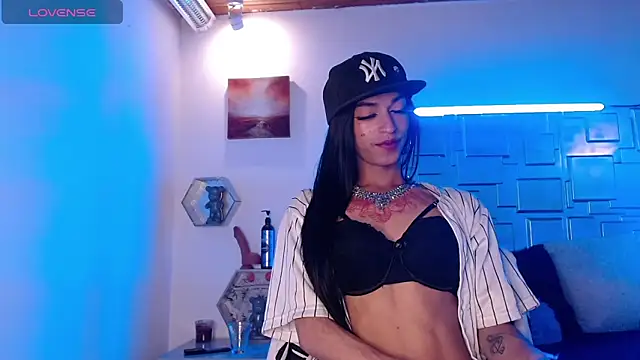 Trinity Knox online show from 10/21/25, 04:41