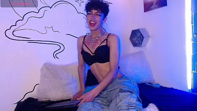 Trinity Knox online show from 10/28/25, 03:58