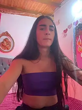 lola diez online show from 10/21/25, 12:33