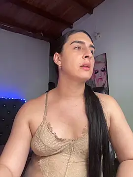 Snapshot of lola_diez chatting on 05/16/26, 05:01 lola diez online show from 05/16/26, 05:01