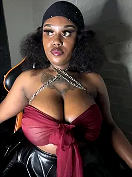 QUEEN NOBUHLE 777 online show from 11/26/25, 10:33