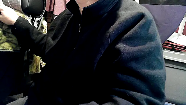 georgew62 online show from 12/14/25, 01:44