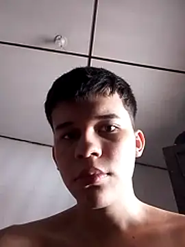 Daniel97Quintero online show from 12/05/25, 02:25