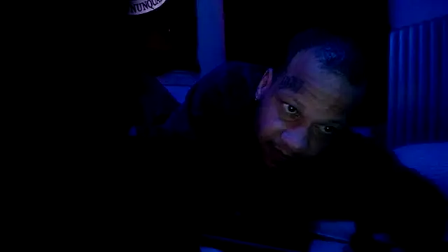 Snapshot of Sexdemonfrfr chatting on 02/16/26, 12:12 Sexdemonfrfr online show from 02/16/26, 12:12