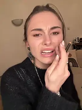 SophiiaStarr online show from 03/18/26, 07:50