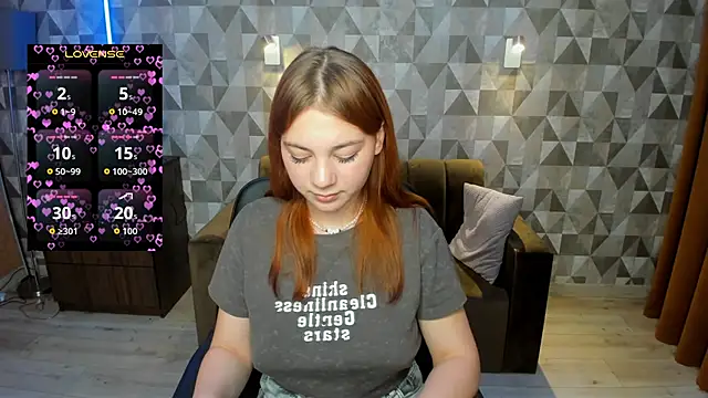 AnnaStills online show from 11/26/25, 01:23