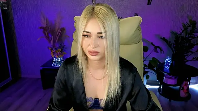 Snapshot of NikkiiStill chatting on 04/29/26, 11:22 NikkiiStill online show from 04/29/26, 11:22