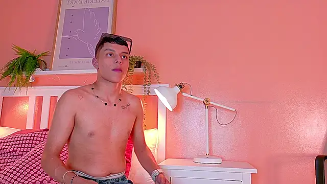 AAronBaker  online show from 09/29/25, 07:40