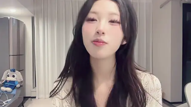 Snapshot of ZhaoZhao-ZM chatting on 09/12/25, 02:06 ZhaoZhao-ZM online show from 09/12/25, 02:06