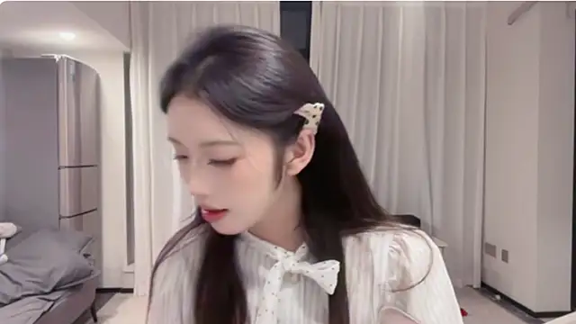 Snapshot of ZhaoZhao-ZM chatting on 09/27/25, 01:05 ZhaoZhao-ZM online show from 09/27/25, 01:05