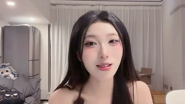 Snapshot of ZhaoZhao-ZM chatting on 10/10/25, 12:26 ZhaoZhao-ZM online show from 10/10/25, 12:26