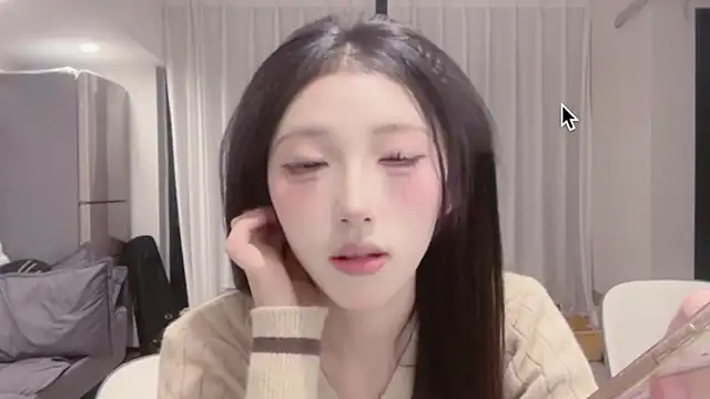 Snapshot of ZhaoZhao-ZM chatting on 10/22/25, 12:27 ZhaoZhao-ZM online show from 10/22/25, 12:27