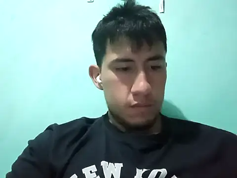 Snapshot of True_Di chatting on 09/13/25, 12:32 True Di online show from 09/13/25, 12:32