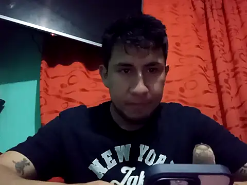 Snapshot of True_Di chatting on 09/23/25, 01:19 True Di online show from 09/23/25, 01:19