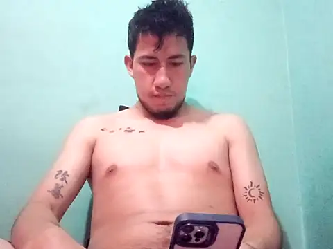 Snapshot of True_Di chatting on 09/27/25, 12:10 True Di online show from 09/27/25, 12:10