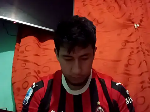 Snapshot of True_Di chatting on 10/05/25, 02:21 True Di online show from 10/05/25, 02:21