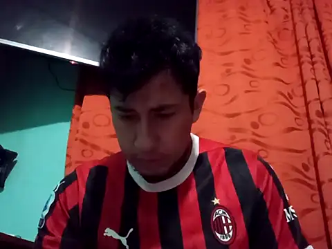 Snapshot of True_Di chatting on 10/06/25, 01:03 True Di online show from 10/06/25, 01:03