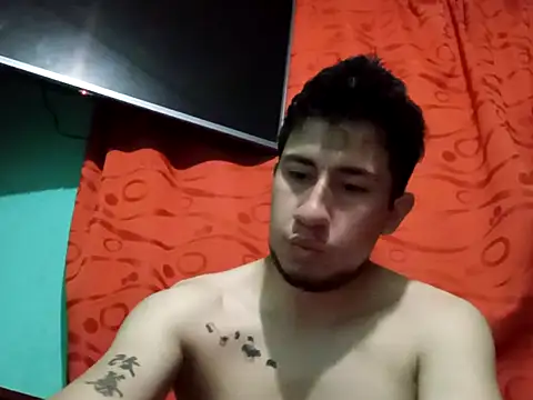 Snapshot of True_Di chatting on 10/07/25, 01:14 True Di online show from 10/07/25, 01:14