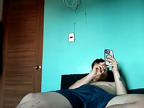 Snapshot of True_Di chatting on 10/24/25, 06:48 True Di online show from 10/24/25, 06:48