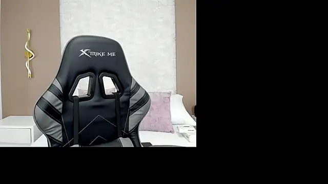 Snapshot of alanapark07 chatting on 09/16/25, 12:17 alanapark07 online show from 09/16/25, 12:17