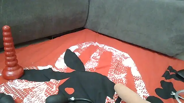 Snapshot of denisboyfucktoy chatting on 09/15/25, 07:08 denisboyfucktoy online show from 09/15/25, 07:08