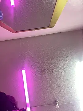 XBODTRIIPX online show from 12/04/25, 04:22