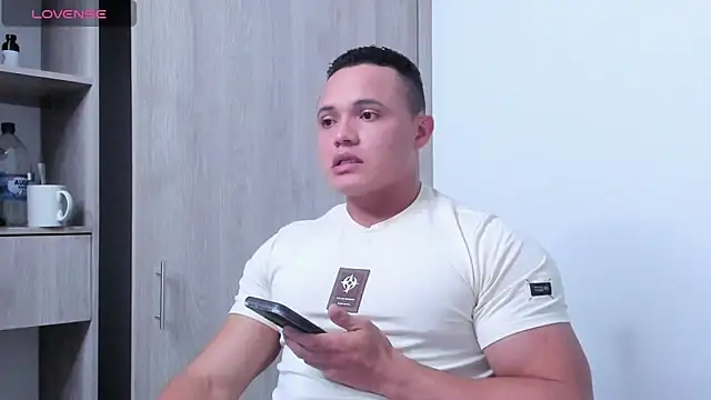 KingLevi01 online show from 10/22/25, 10:42