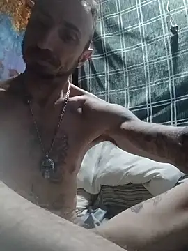 Snapshot of Mrluckstick chatting on 05/16/26, 05:12 Mrluckstick online show from 05/16/26, 05:12