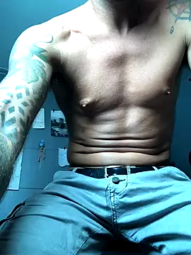 Snapshot of MatteoDom85 chatting on 09/25/25, 02:10 MatteoDom85 online show from 09/25/25, 02:10